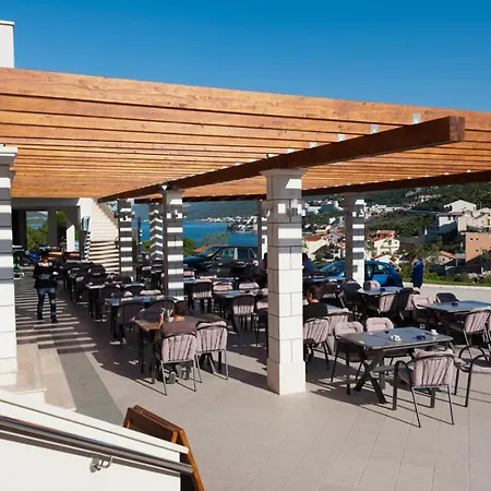 Orka 3* Neum